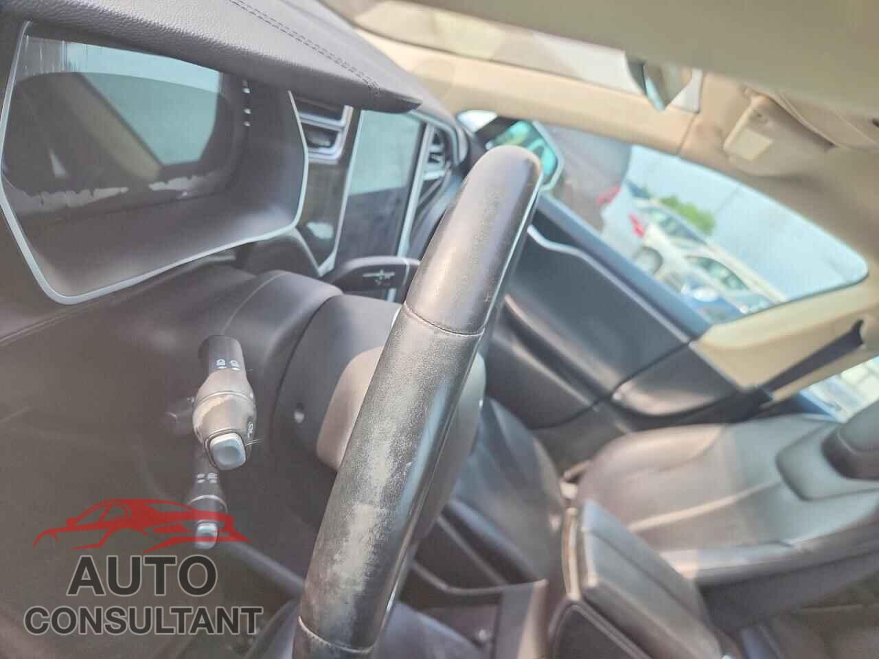 TESLA MODEL S 2014 - 5YJSA1H16EFP51900