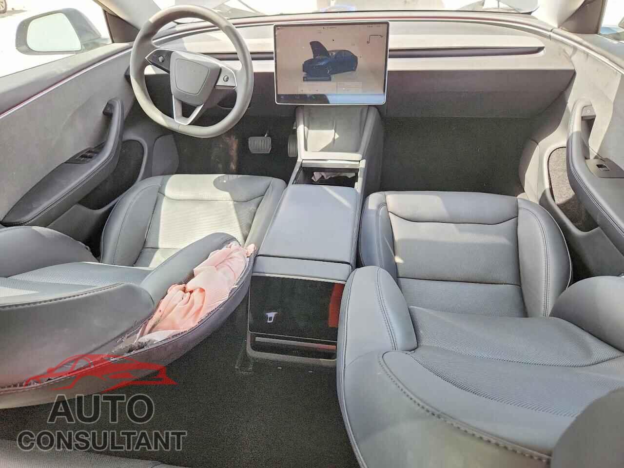 TESLA MODEL 3 2024 - 5YJ3E1EA7RF757787