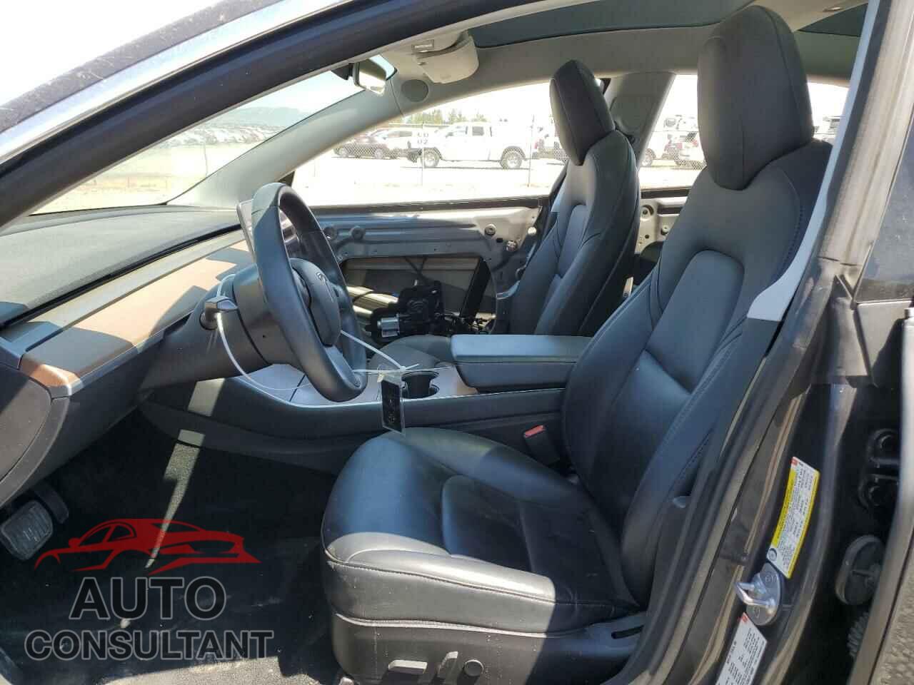 TESLA MODEL 3 2018 - 5YJ3E1EB0JF110659