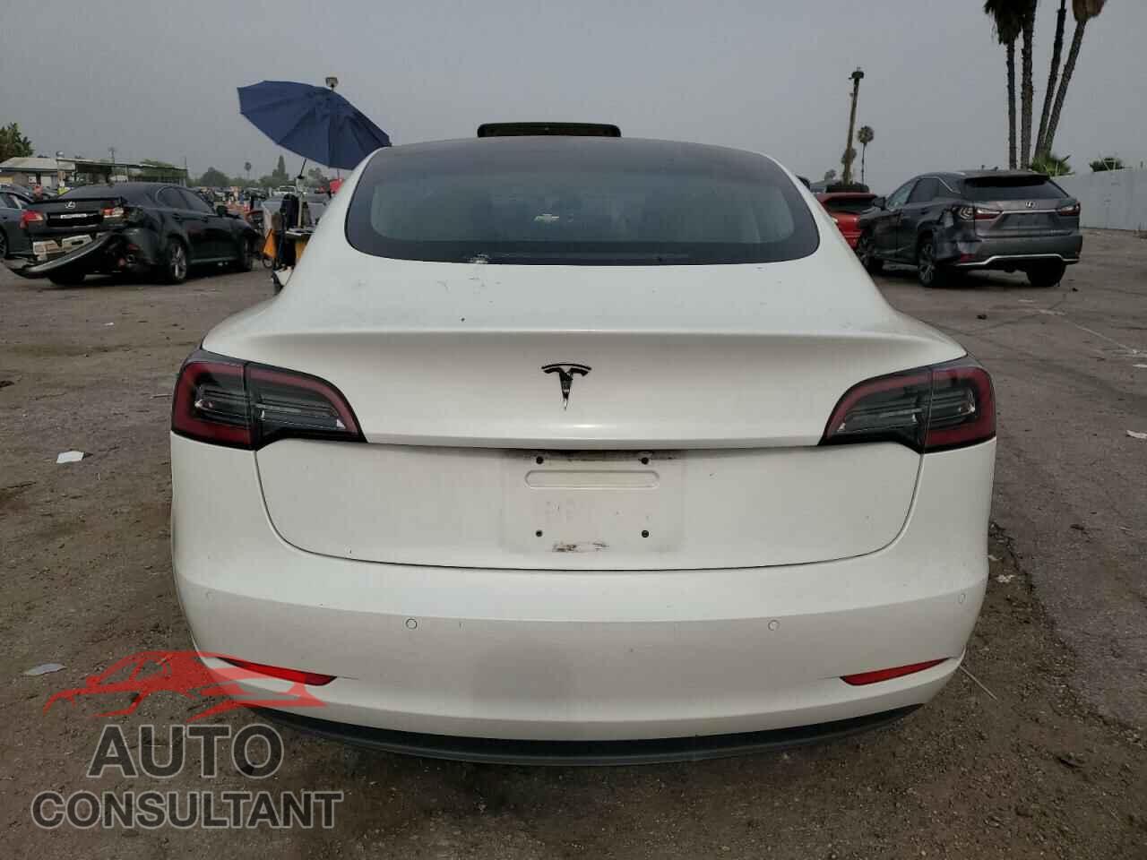 TESLA MODEL 3 2018 - 5YJ3E1EAXJF098785