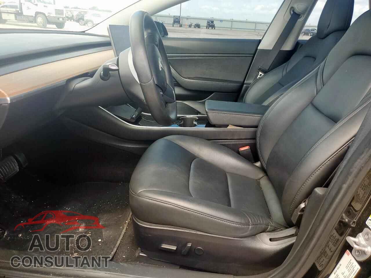 TESLA MODEL 3 2018 - 5YJ3E1EAXJF123457