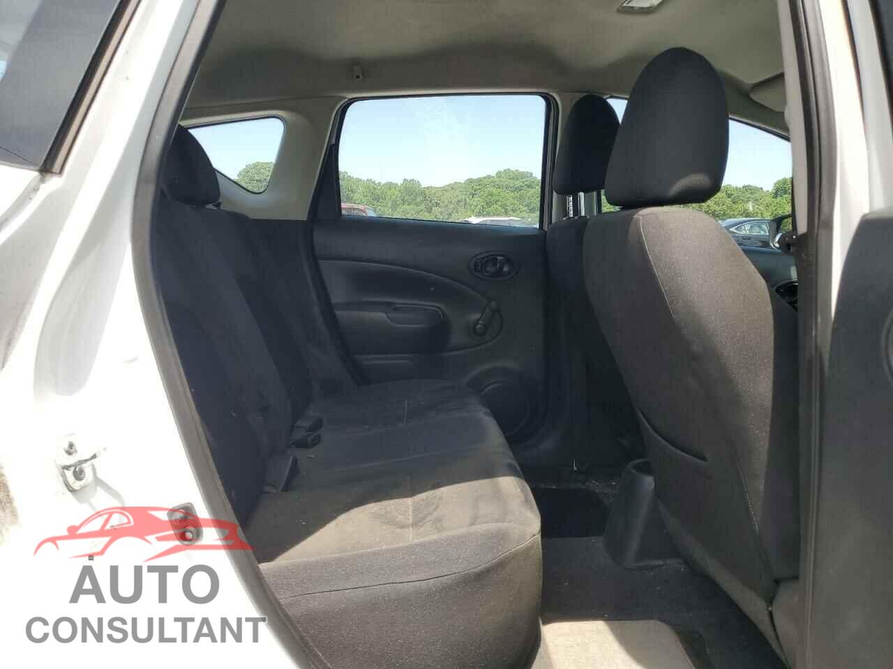 NISSAN VERSA 2017 - 3N1CE2CP3HL355572