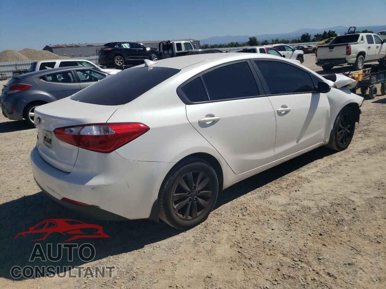 KIA FORTE 2016 - KNAFX4A6XG5594932