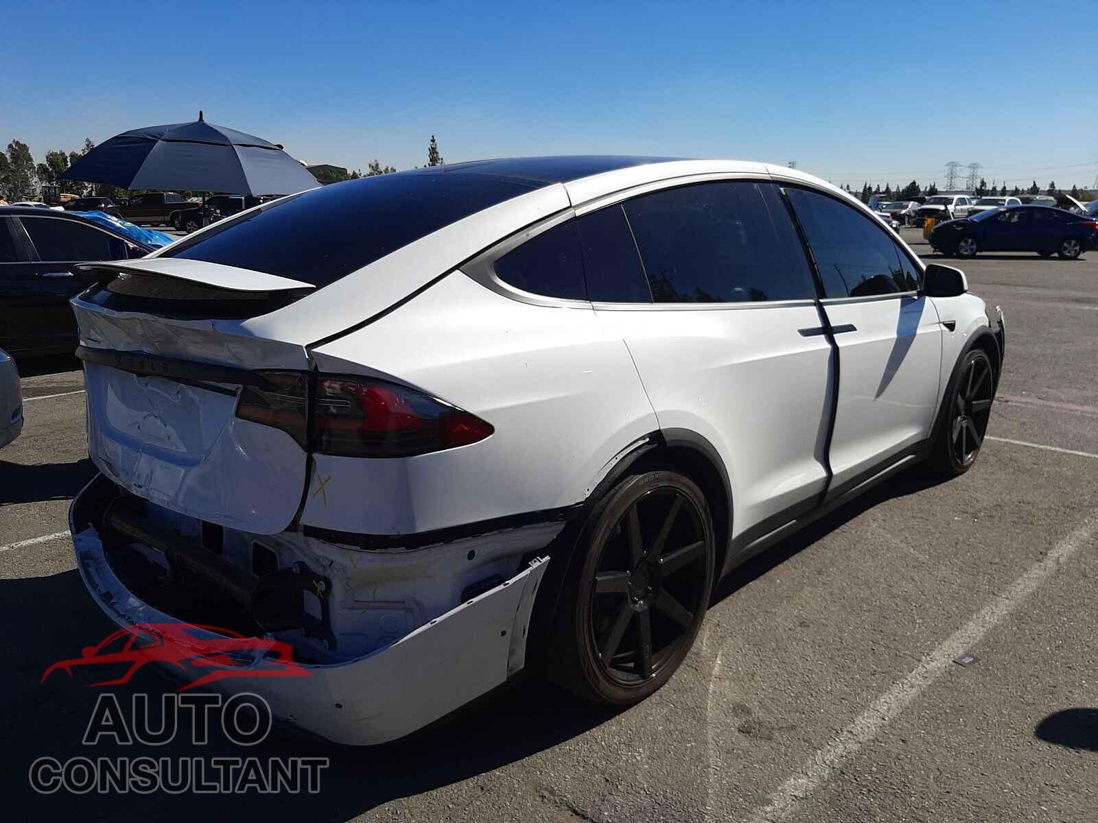 TESLA MODEL X 2018 - 5YJXCBE29JF102413
