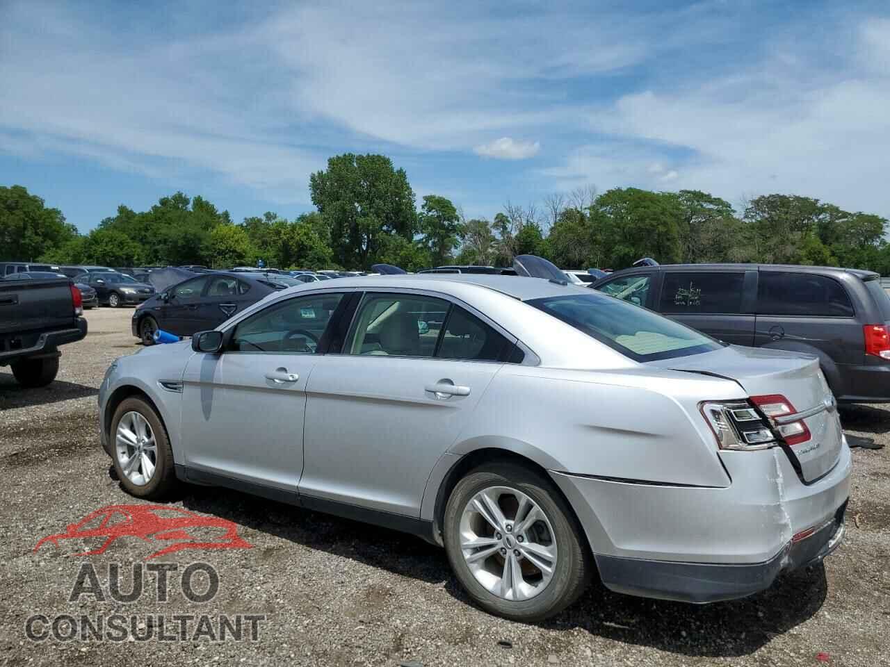 FORD TAURUS 2015 - 1FAHP2D82FG159876