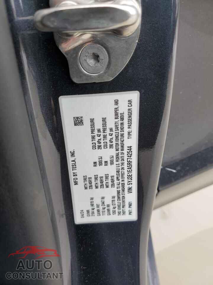 TESLA MODEL 3 2024 - 5YJ3E1EA5RF742544