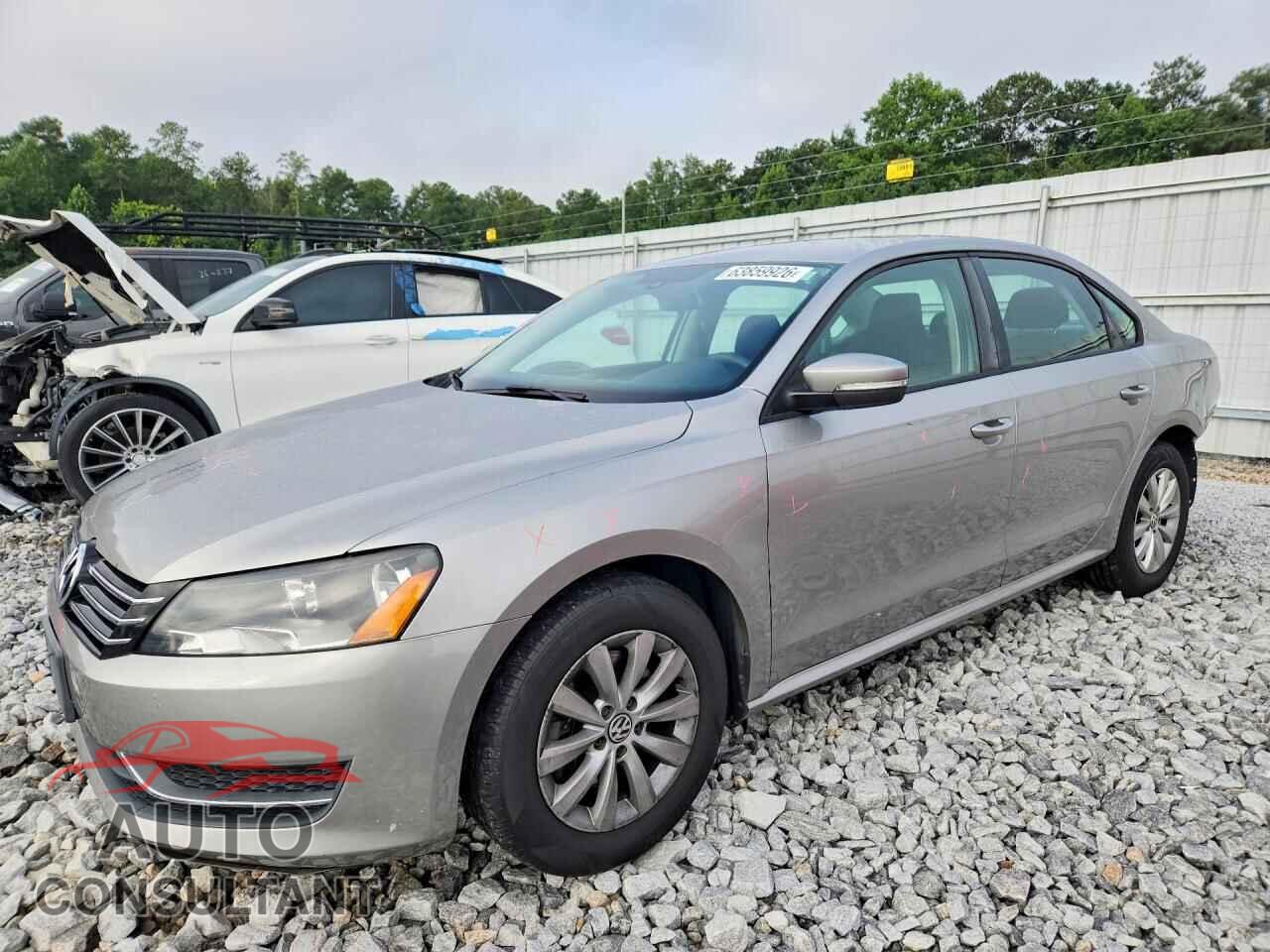 VOLKSWAGEN PASSAT 2013 - 1VWAH7A35DC110249
