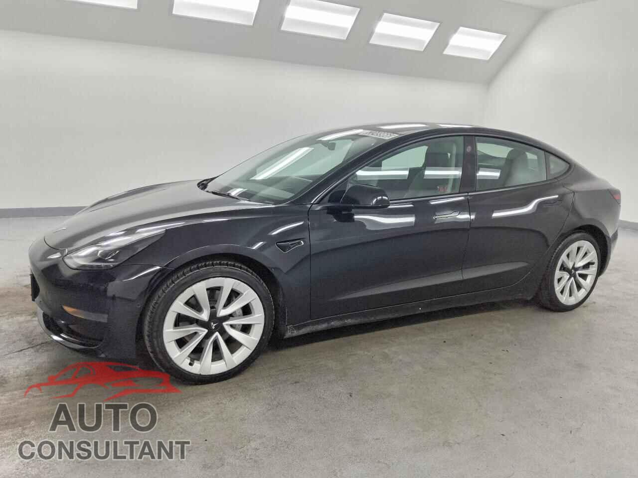 TESLA MODEL 3 2022 - 5YJ3E1EA4NF190495