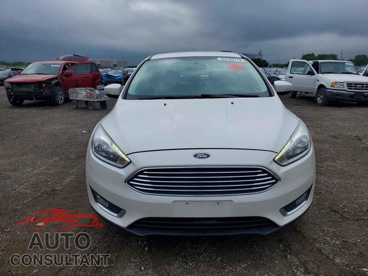 FORD FOCUS 2015 - 1FADP3J28FL299913