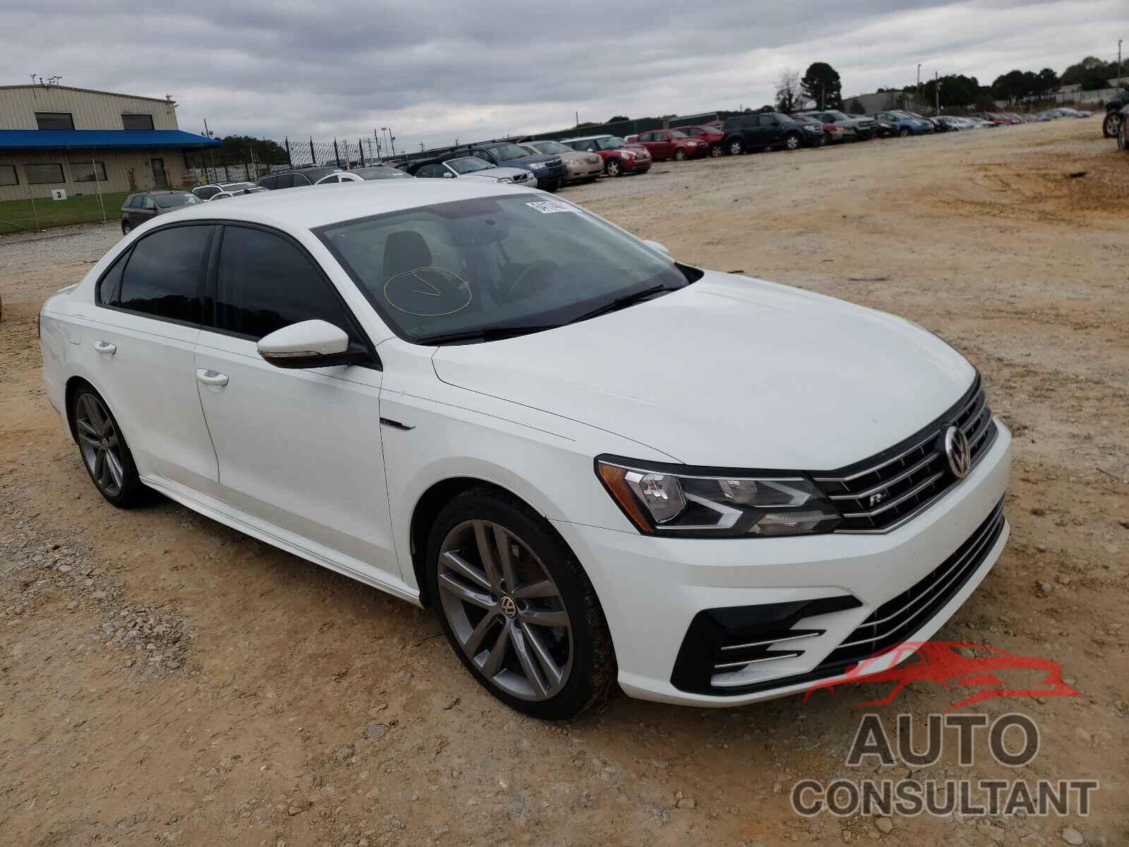 VOLKSWAGEN PASSAT 2018 - 1VWAA7A35JC015805