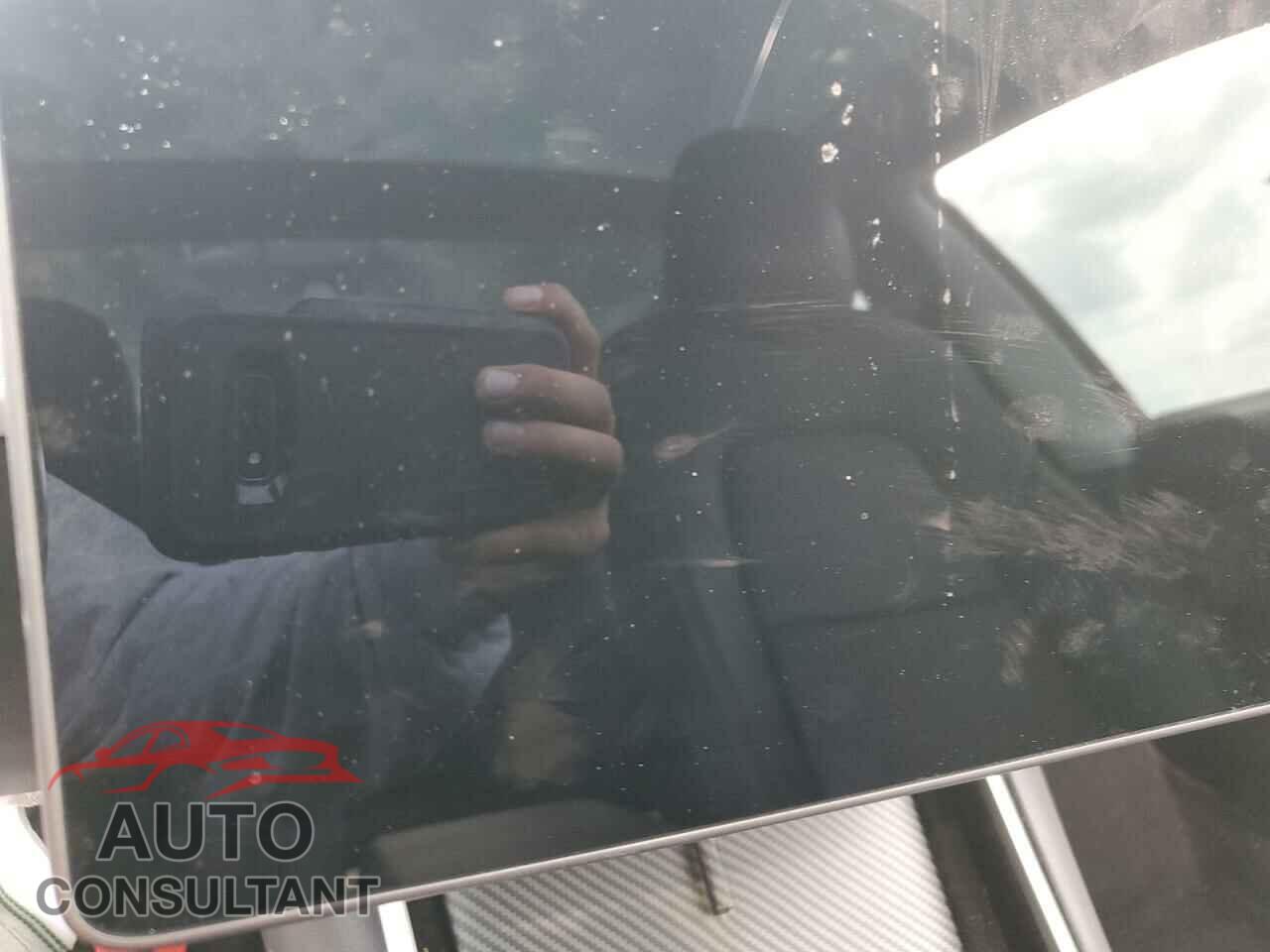 TESLA MODEL 3 2018 - 5YJ3E1EA0JF041818
