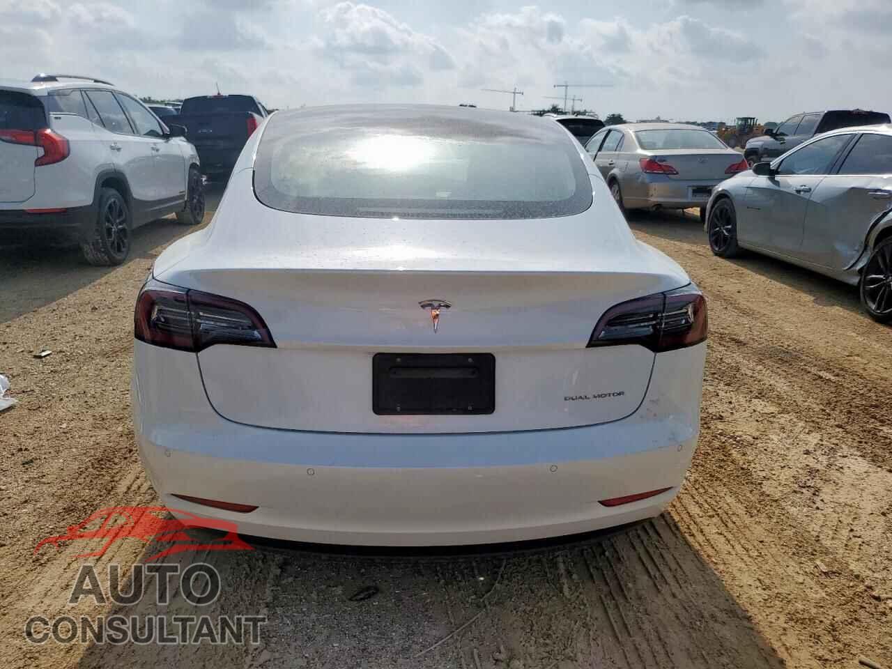 TESLA MODEL 3 2021 - 5YJ3E1EB5MF026437