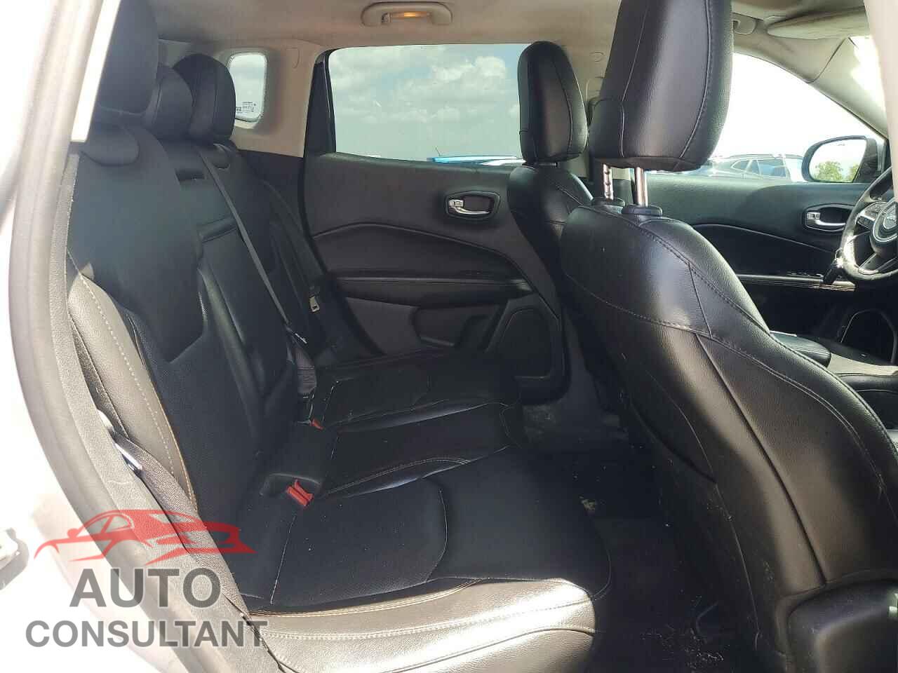 JEEP COMPASS 2018 - 3C4NJDCB1JT280572
