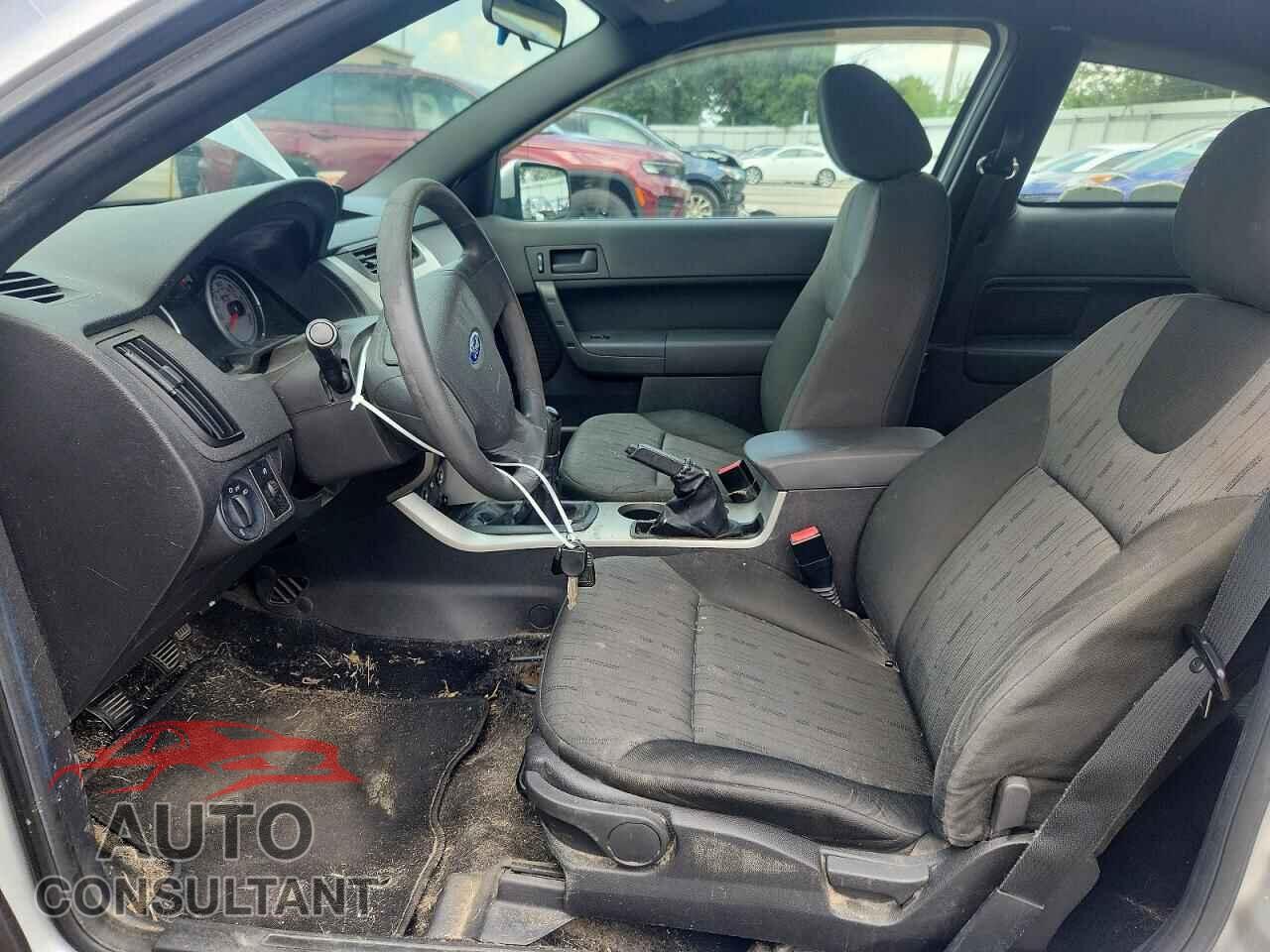 FORD FOCUS 2009 - 1FAHP32N39W190885