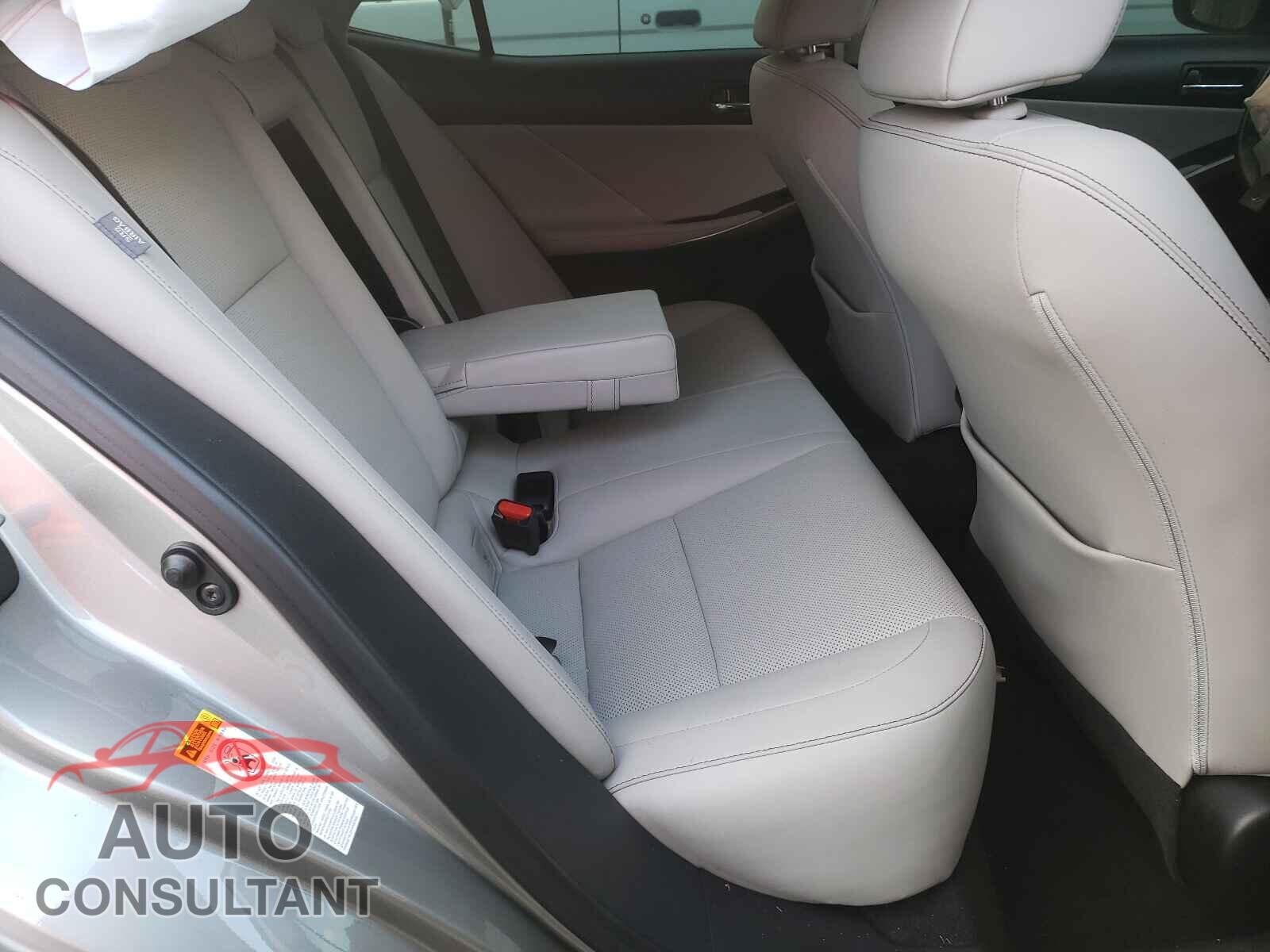 LEXUS IS 2016 - JTHCM1D20G5008548
