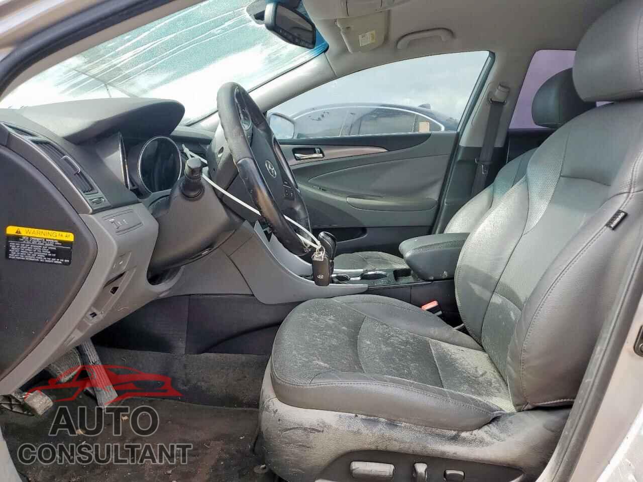 HYUNDAI SONATA 2012 - KMHEC4A48CA057661