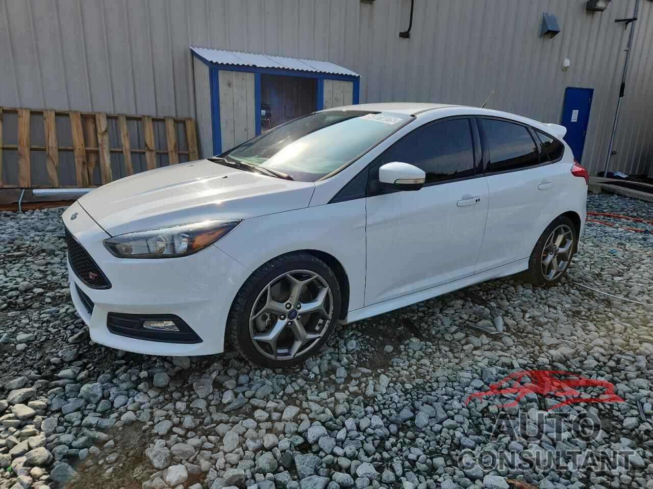 FORD FOCUS 2017 - 1FADP3L94HL208147