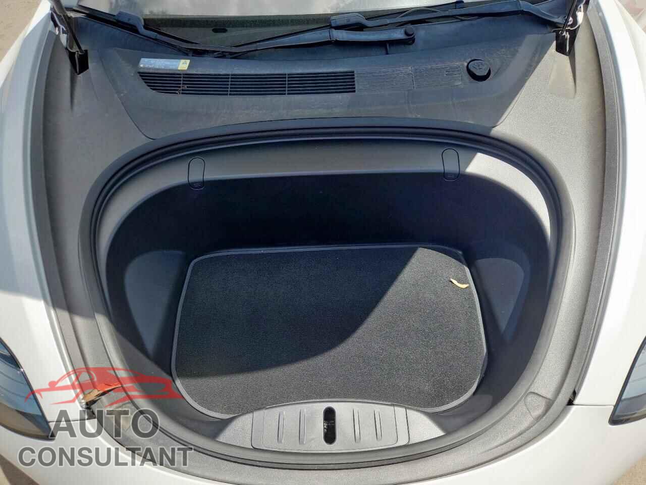 TESLA MODEL 3 2018 - 5YJ3E1EA2JF052531