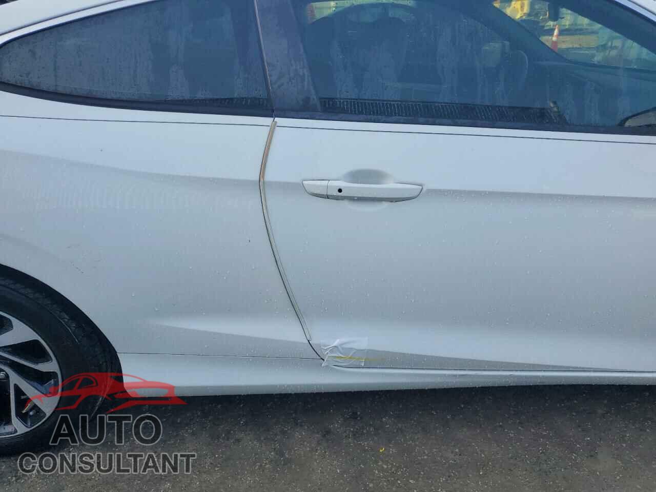 HONDA CIVIC 2017 - 2HGFC4B05HH304729