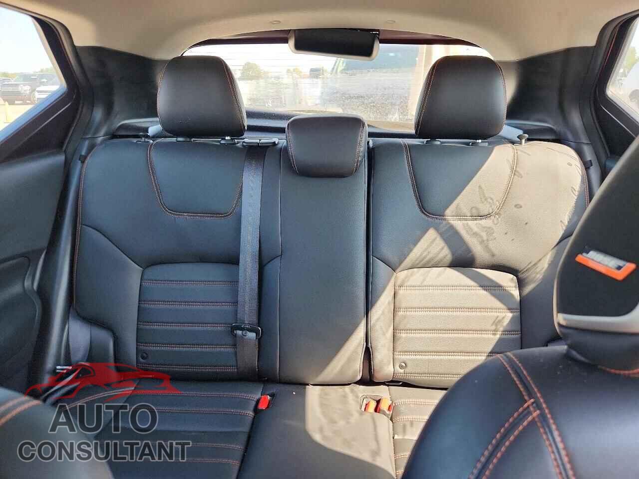NISSAN KICKS 2019 - 3N1CP5CU3KL480029