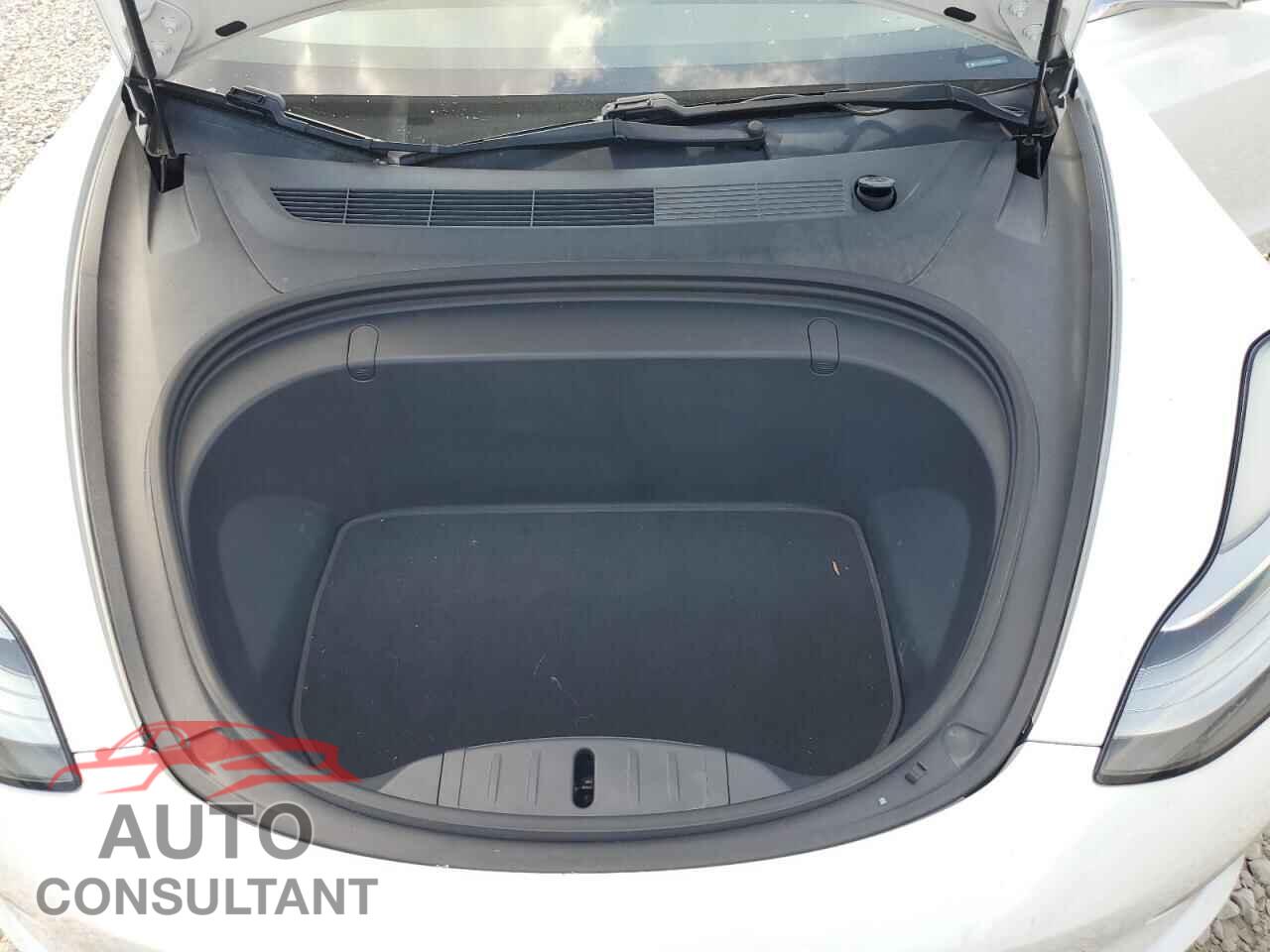TESLA MODEL 3 2018 - 5YJ3E1EB9JF145586