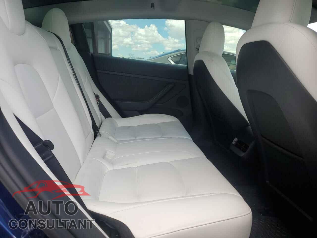 TESLA MODEL 3 2023 - 5YJ3E1EA5PF671035