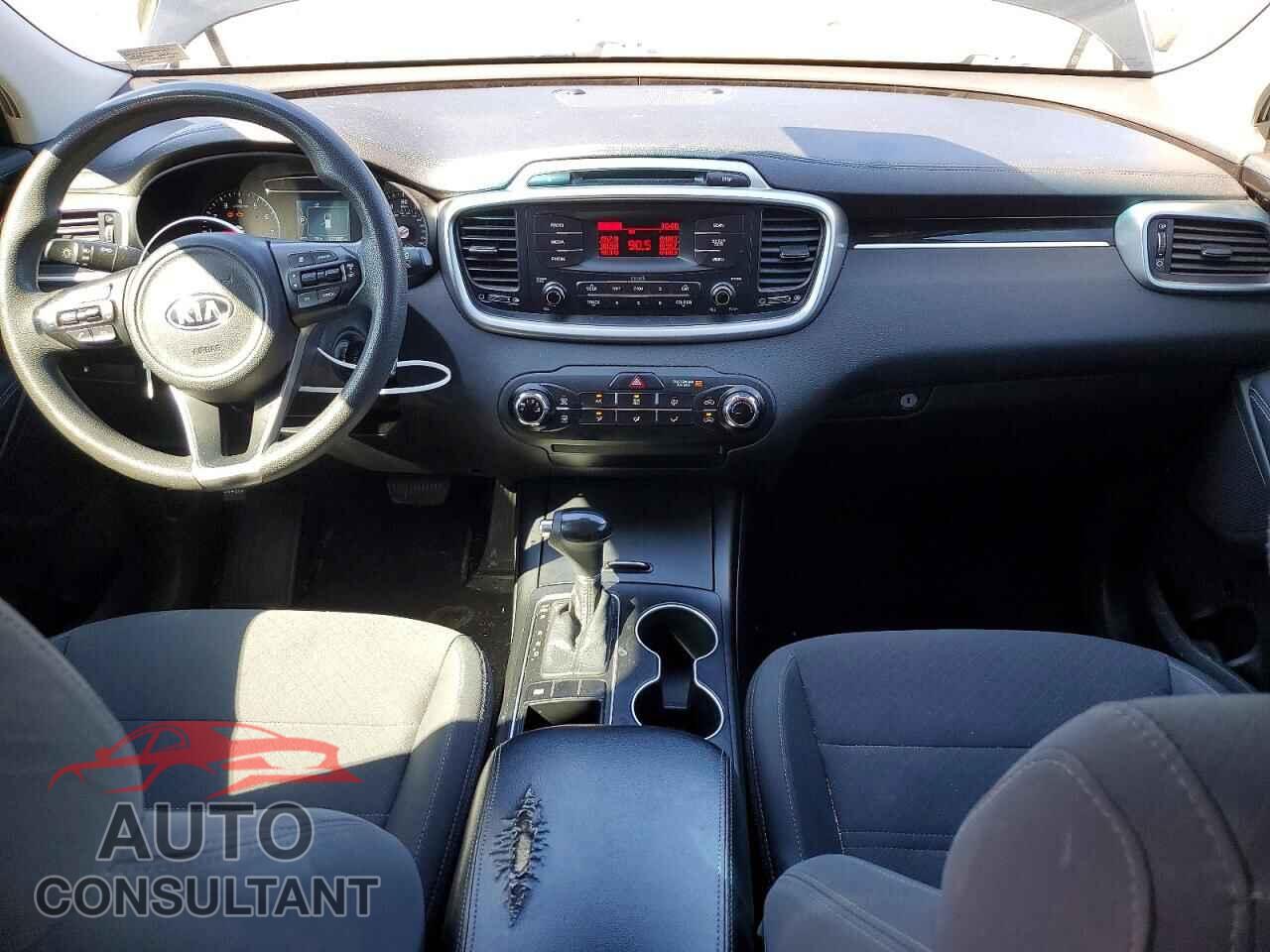KIA SORENTO 2017 - 5XYPG4A39HG261076
