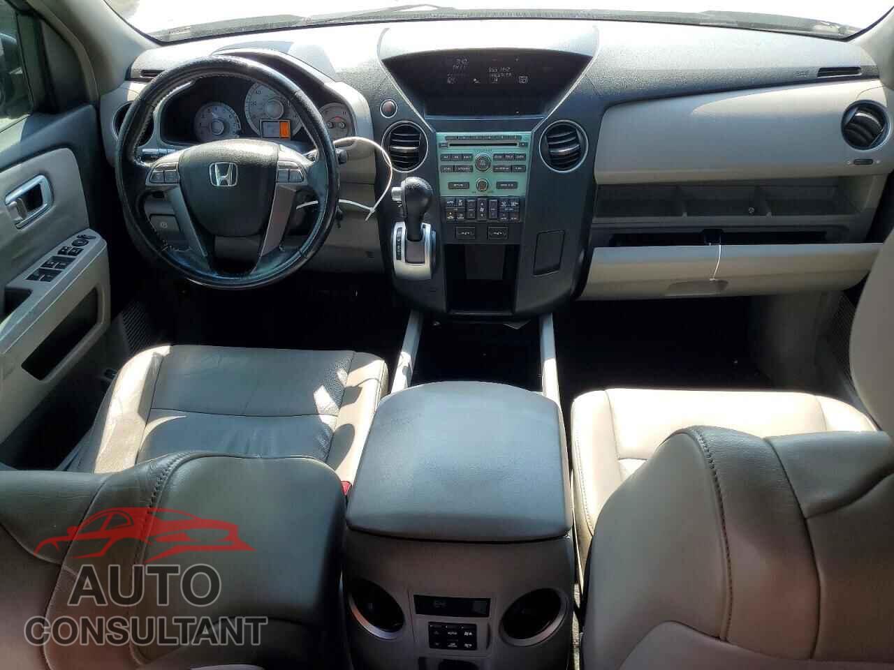 HONDA PILOT 2009 - 5FNYF38589B021132