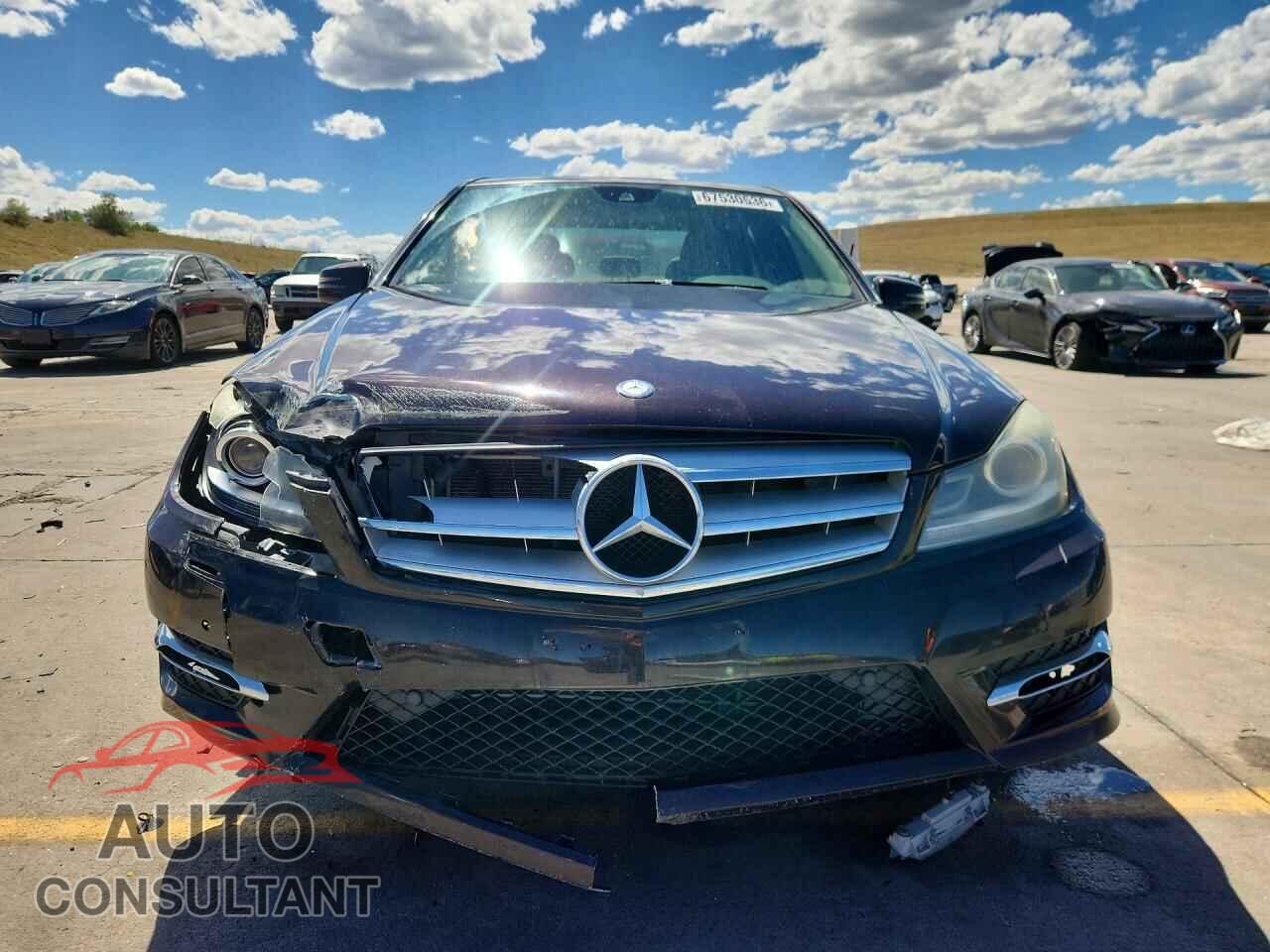 MERCEDES-BENZ C-CLASS 2012 - WDDGF8BB7CA642147