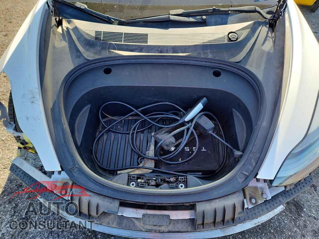 TESLA MODEL 3 2022 - 5YJ3E1EA5NF102652