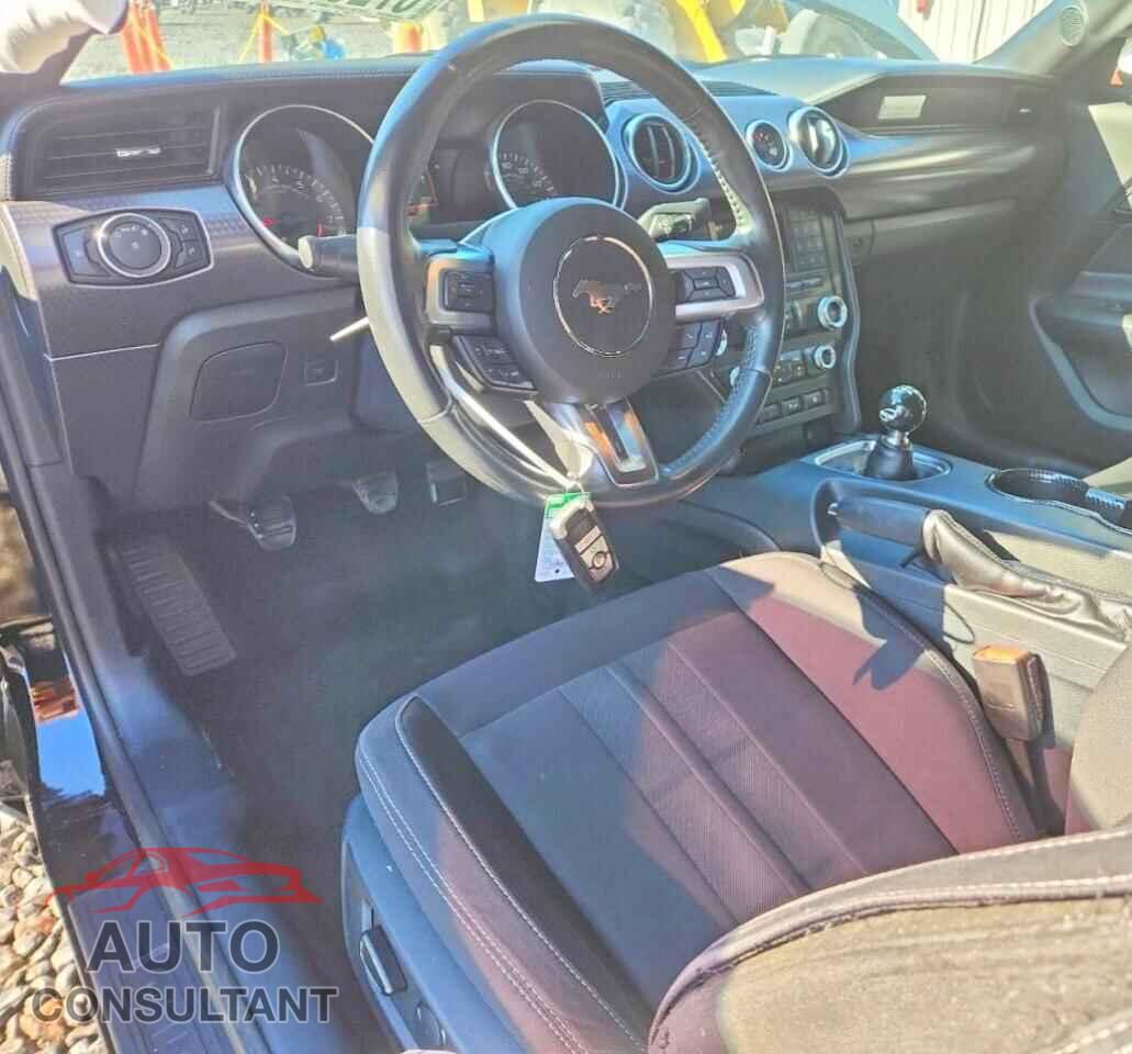 FORD MUSTANG 2018 - 1FA6P8CF9J5103092