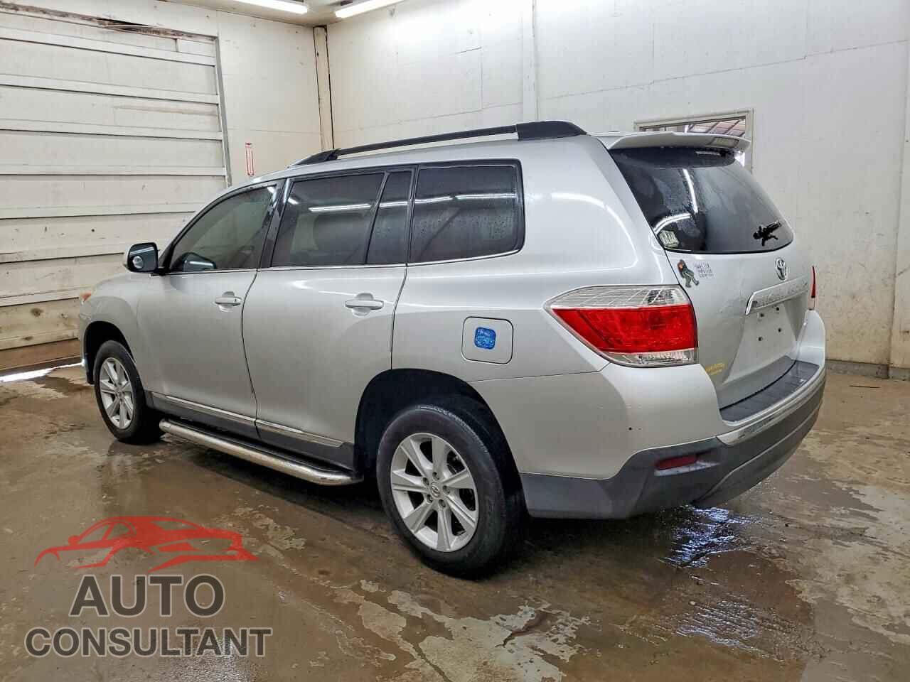 TOYOTA HIGHLANDER 2012 - 5TDBK3EH8CS156548