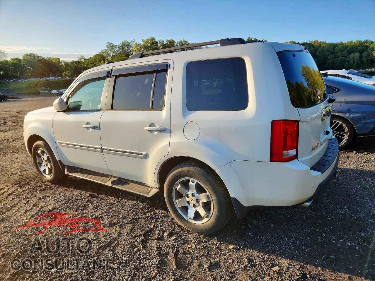 HONDA PILOT 2011 - 5FNYF4H99BB095318