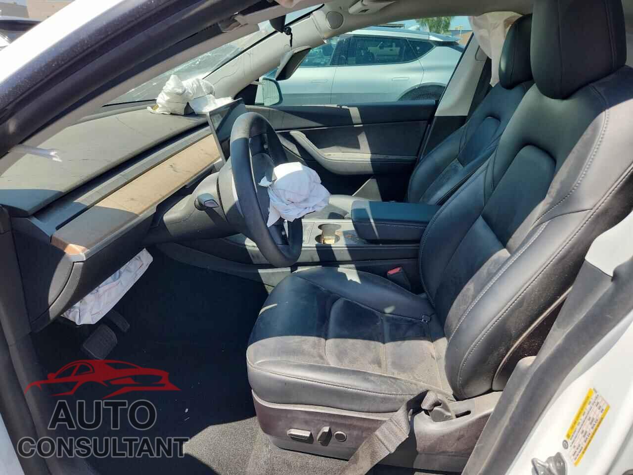TESLA MODEL Y 2021 - 5YJYGDEEXMF203558