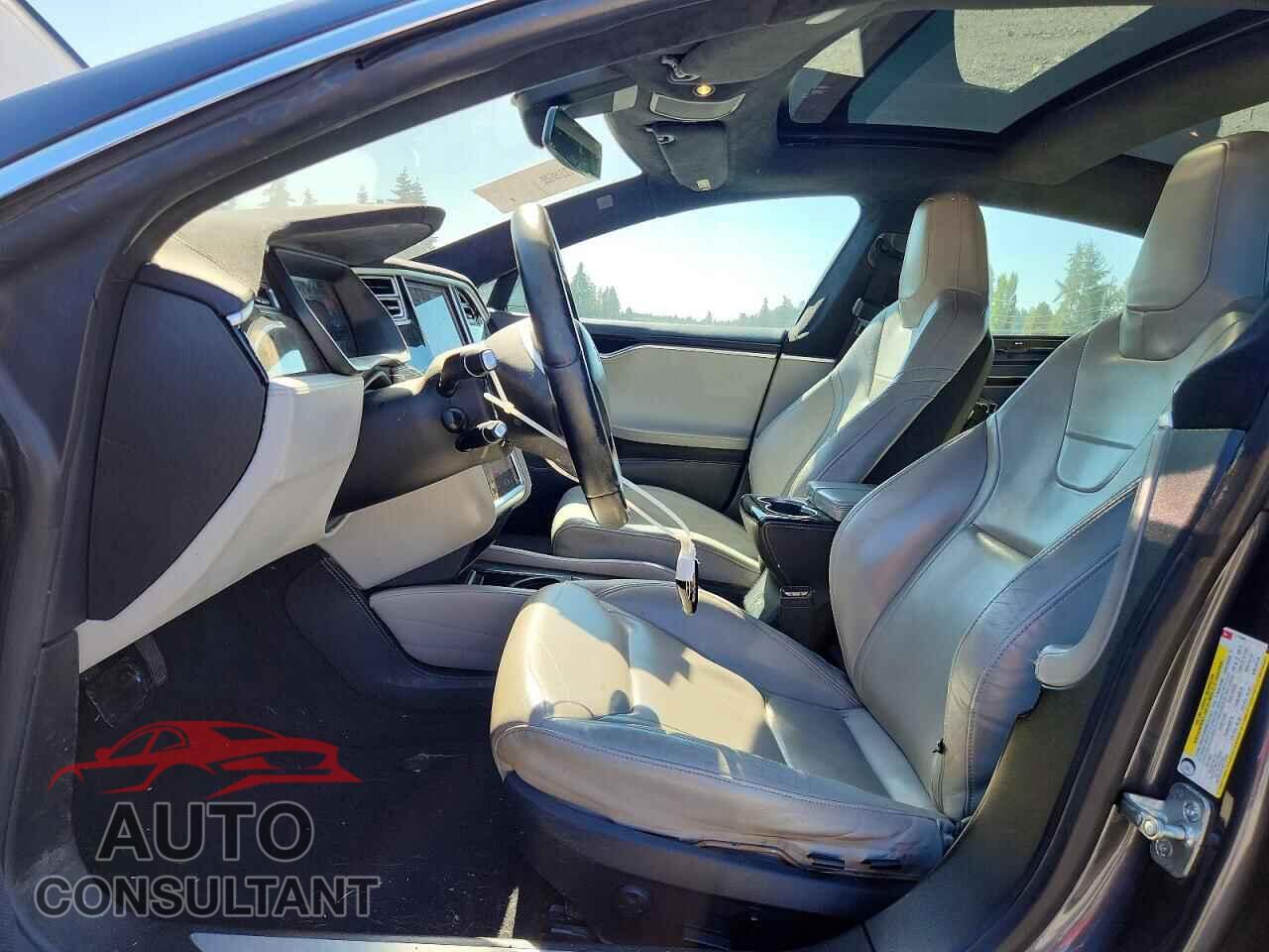 TESLA MODEL S 2015 - 5YJSA1E28FF111394
