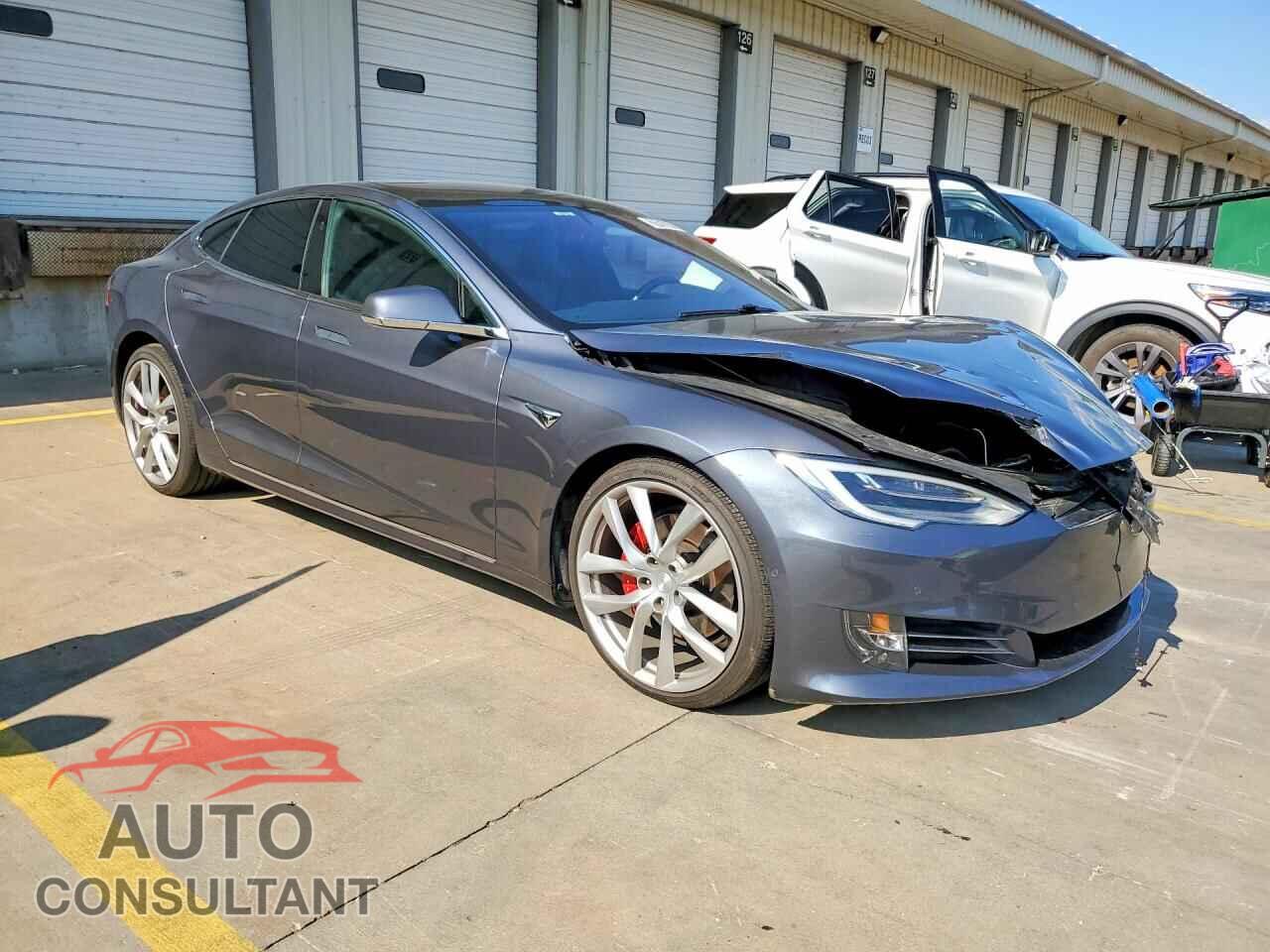TESLA MODEL S 2019 - 5YJSA1E44KF301110