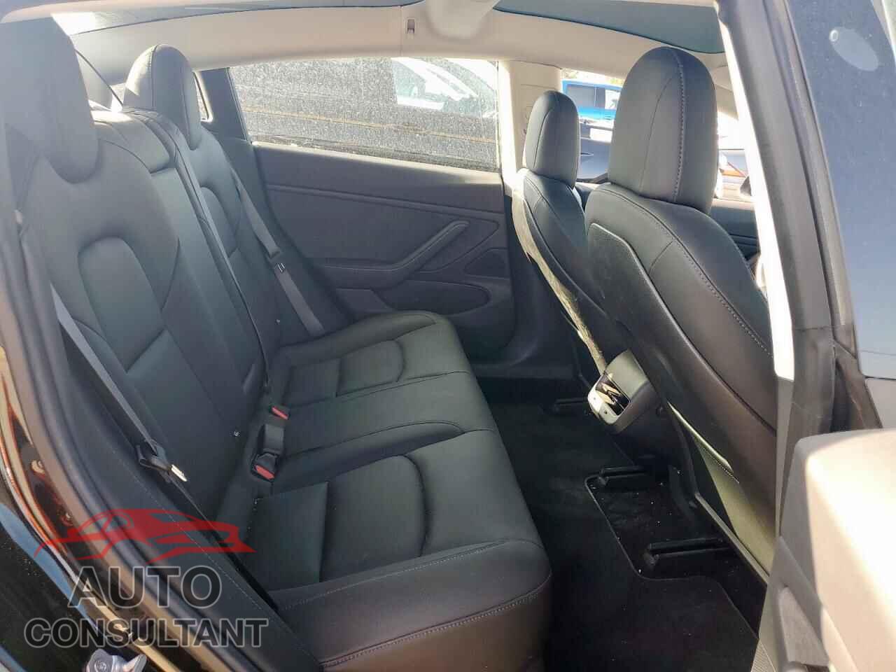 TESLA MODEL 3 2018 - 5YJ3E1EA9JF033667