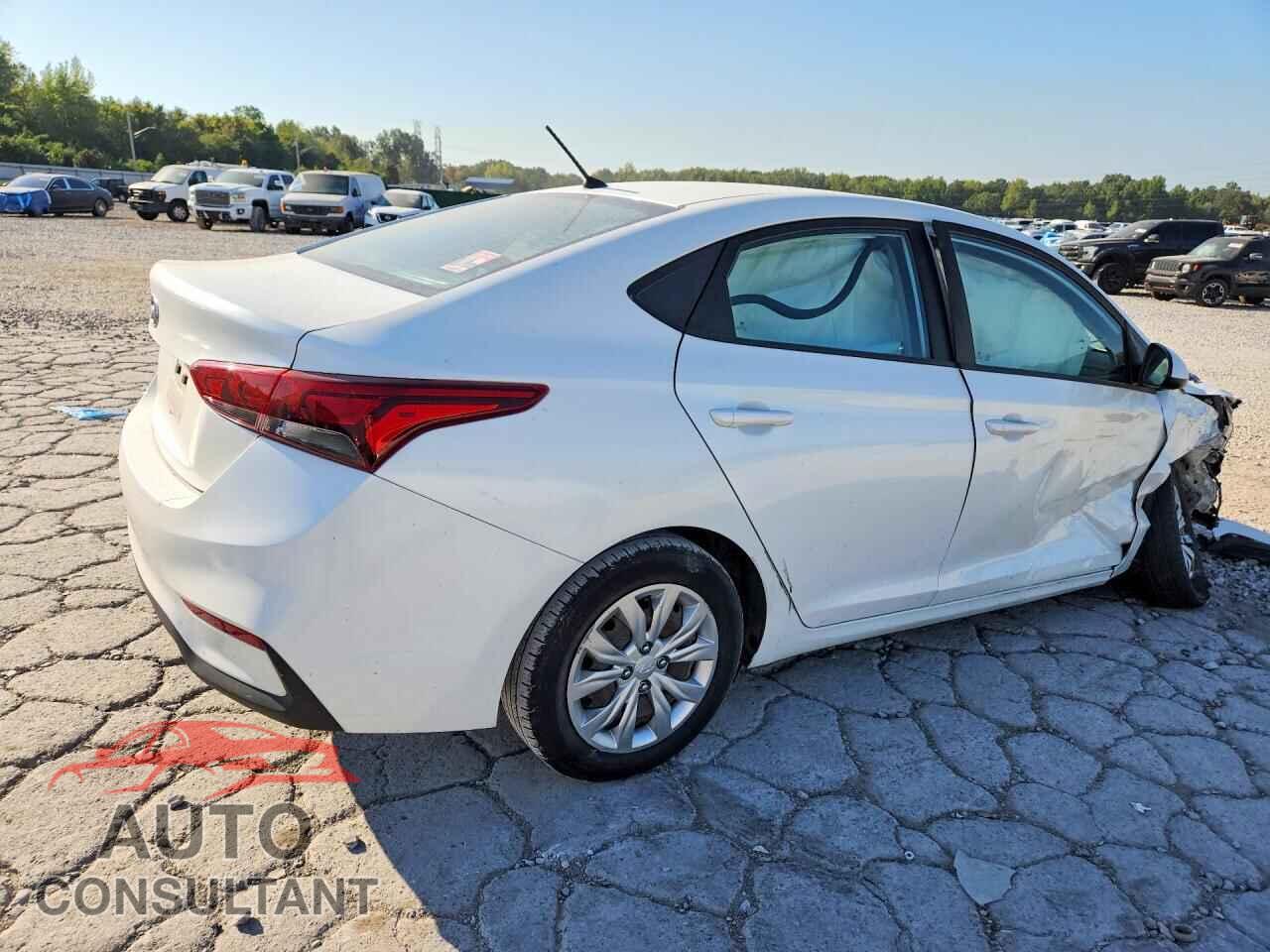 HYUNDAI ACCENT 2018 - 3KPC24A33JE030187