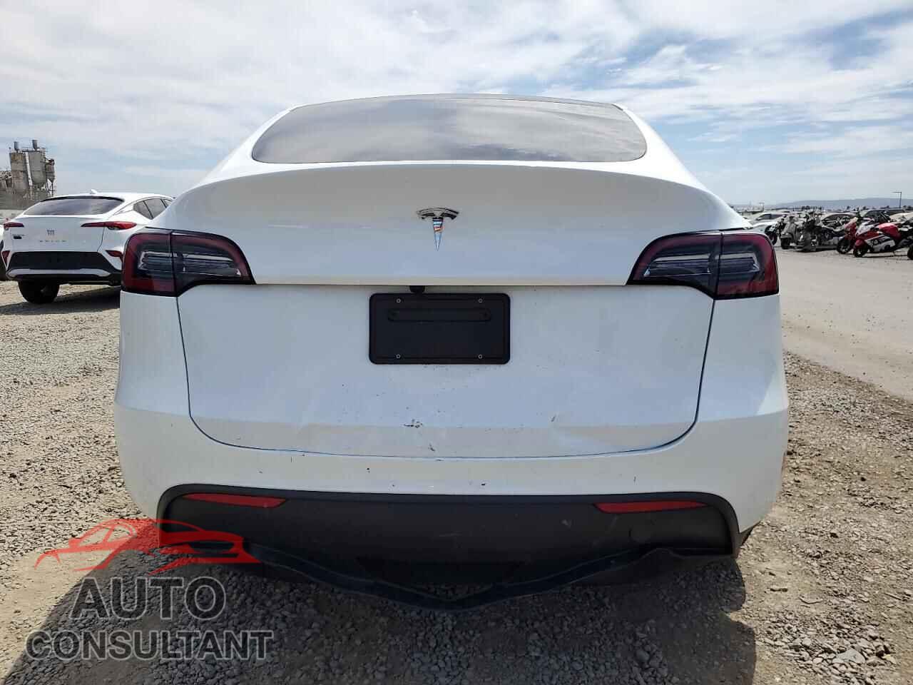 TESLA MODEL Y 2024 - 7SAYGDED8RF117912