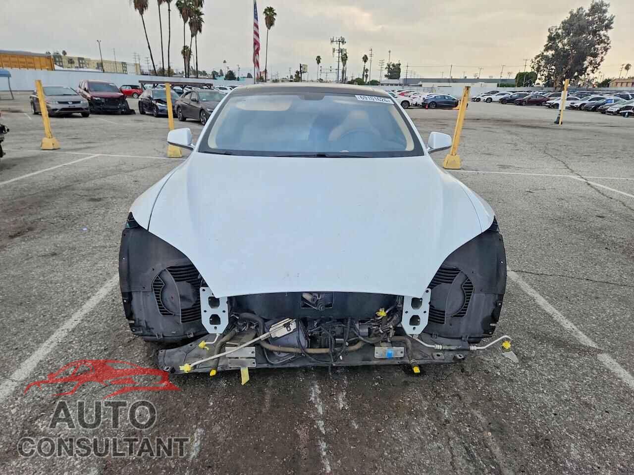 TESLA MODEL S 2013 - 5YJSA1CN3DFP16921
