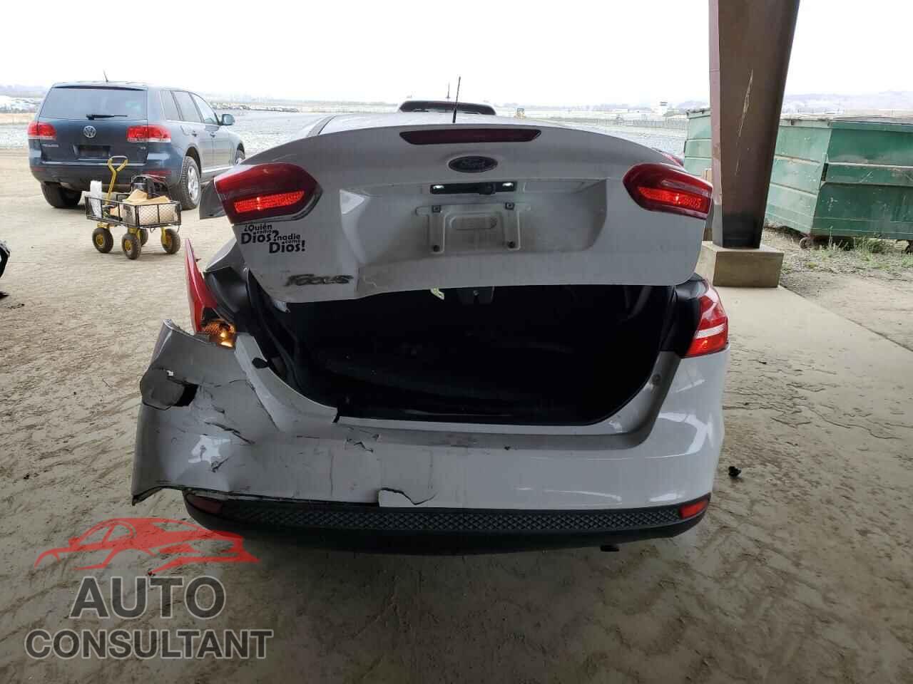 FORD FOCUS 2016 - 1FADP3E28GL339323