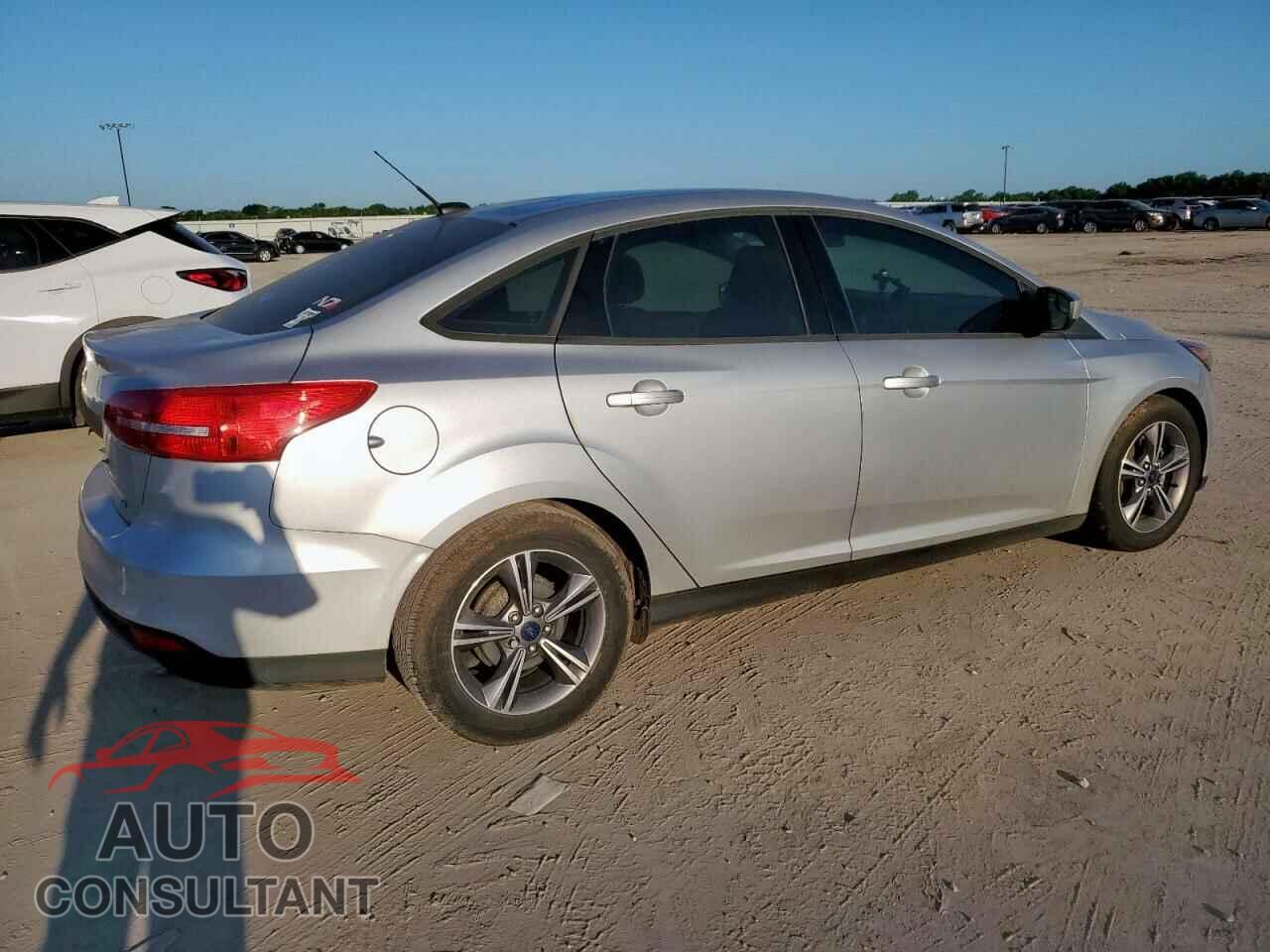 FORD FOCUS 2018 - 1FADP3F2XJL277462