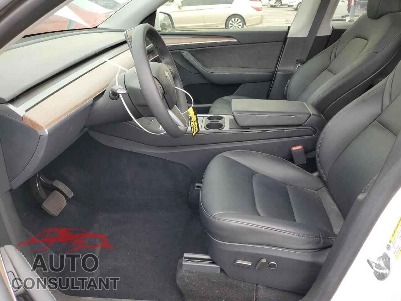 TESLA MODEL Y 2024 - 7SAYGDED6RF101045