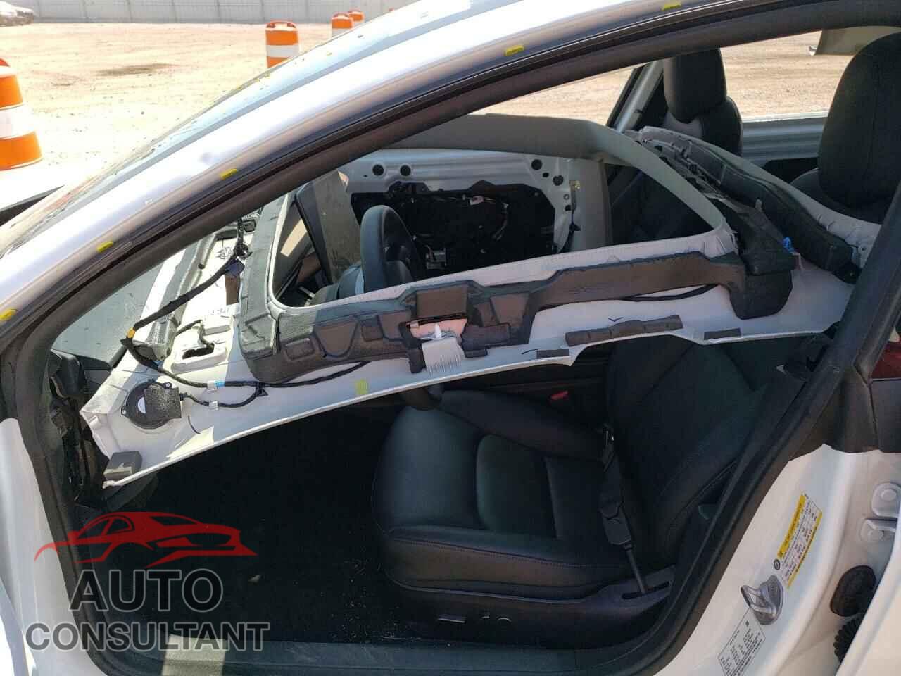 TESLA MODEL 3 2022 - 5YJ3E1EB3NF268161