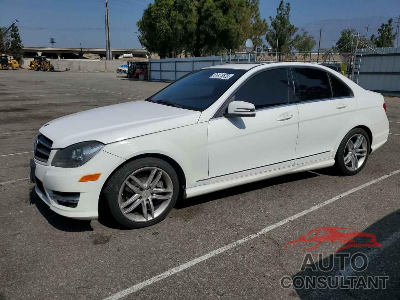 MERCEDES-BENZ C-CLASS 2013 - WDDGF4HB8DR243346