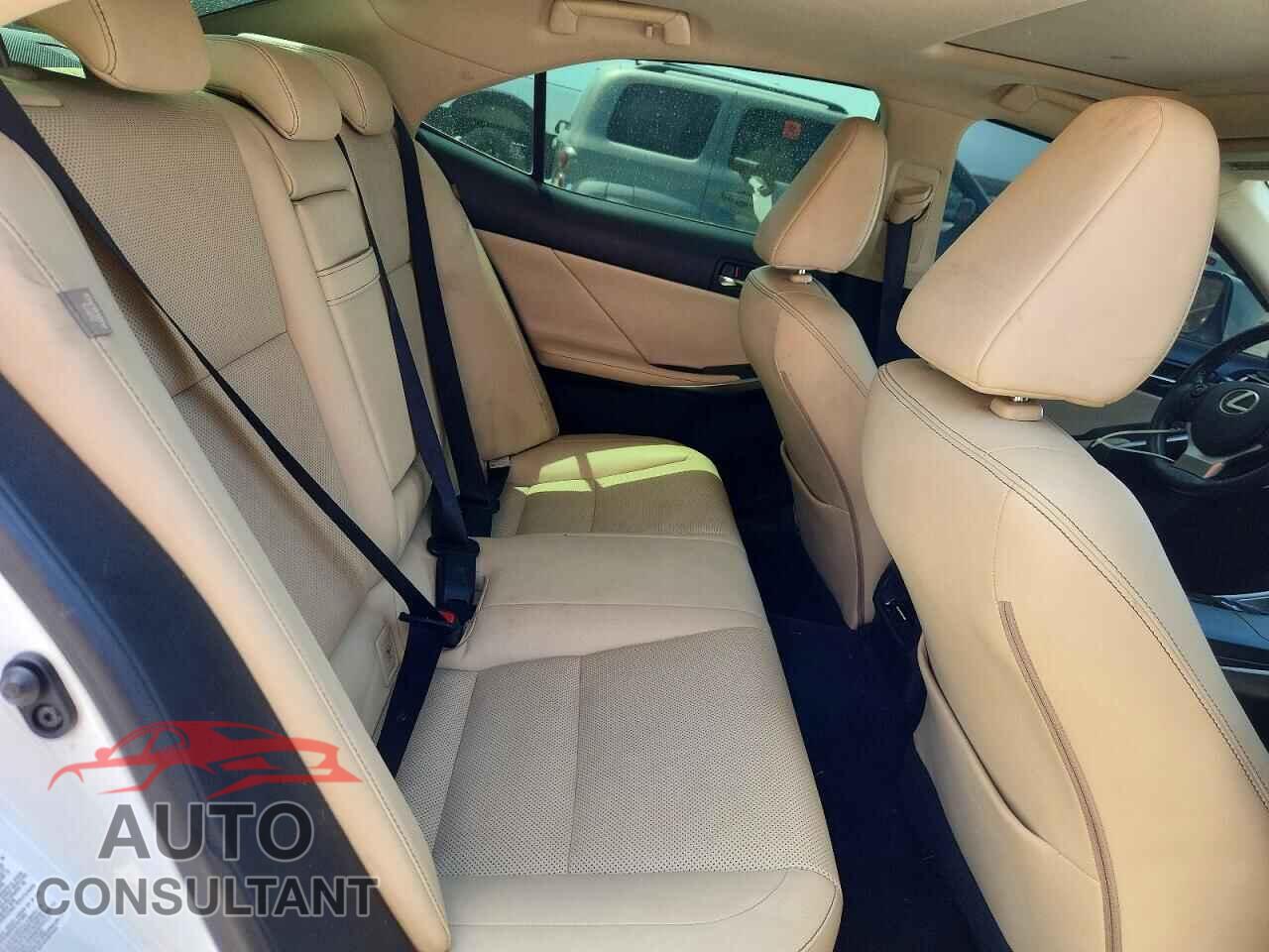 LEXUS IS 2014 - JTHCF1D26E5006018