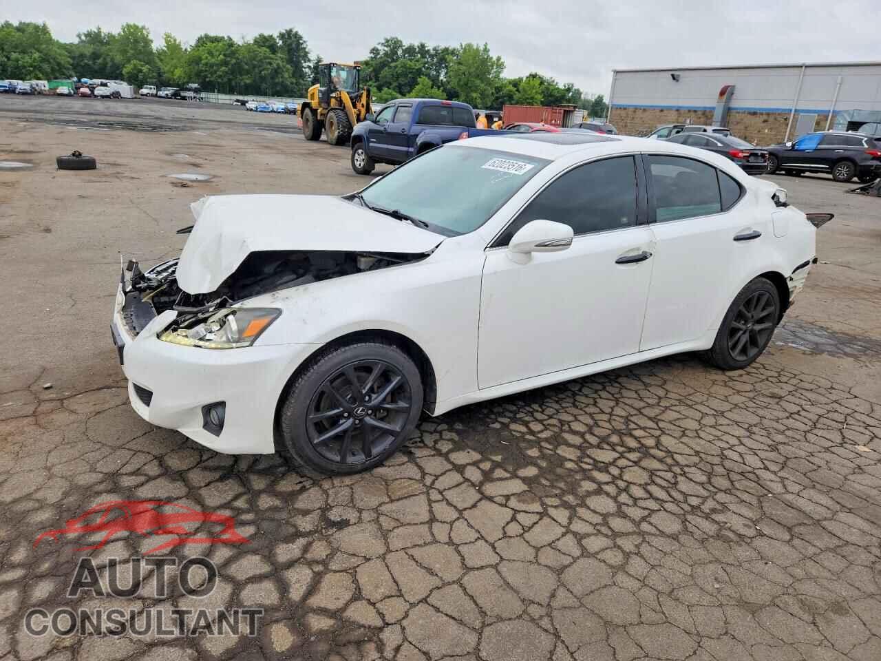 LEXUS IS 2011 - JTHCF5C22B5051817