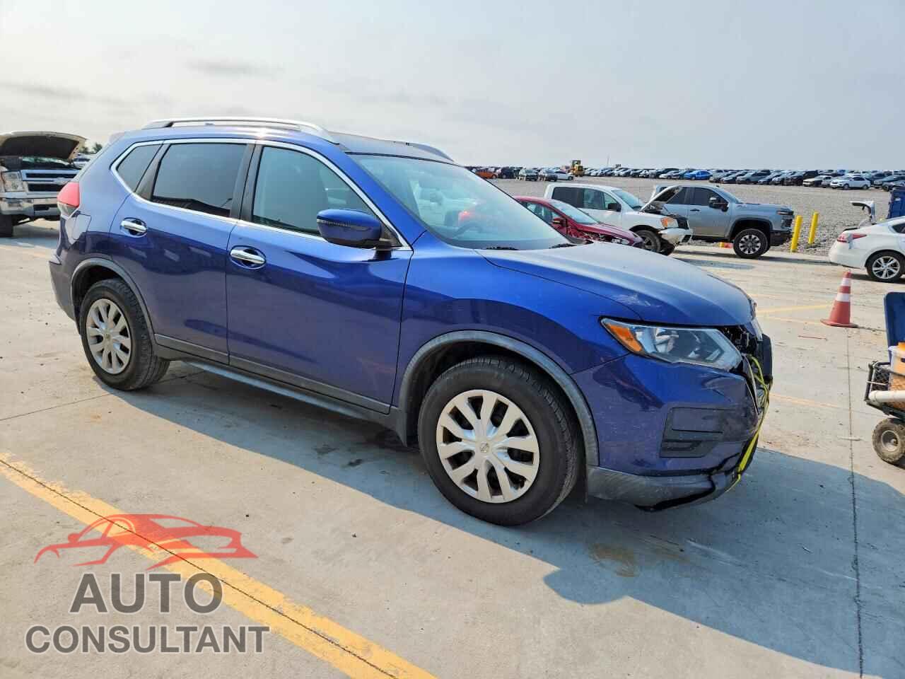 NISSAN ROGUE 2017 - KNMAT2MT2HP592001