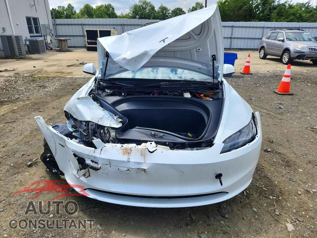 TESLA MODEL 3 2026 - 5YJ3E1EB2TF121214