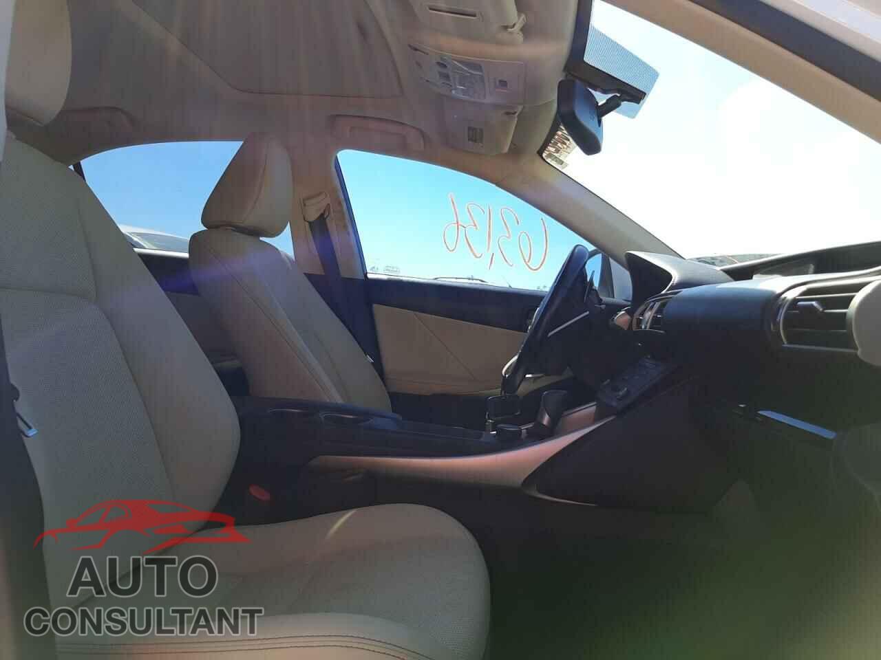 LEXUS IS 2016 - JTHBA1D22G5005414